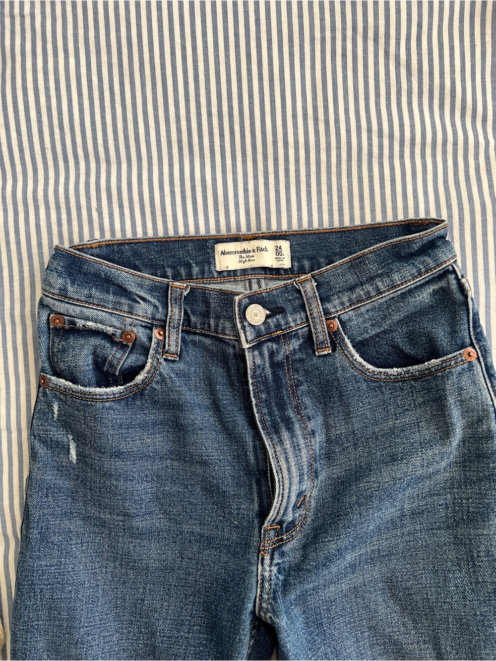 A&F ‘The Mom High Rise’ Distressed Jeans, size 24/00